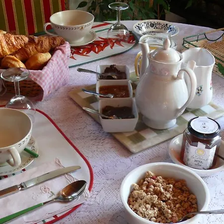 فندق مبيت وإفطار Chez Sylvie *